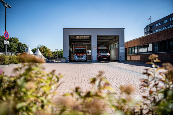 Liegend-Anfahrt der zentralen Notaufnahme des Evangelischen Krankenhauses